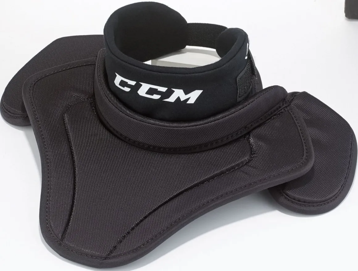 Ccm Goalie Neck Guard 900 Sr.